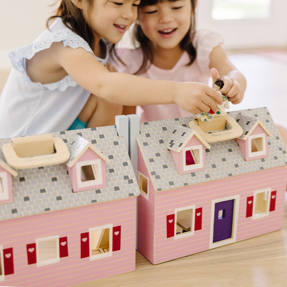 Wooden Fold & Go Dollhouse P6