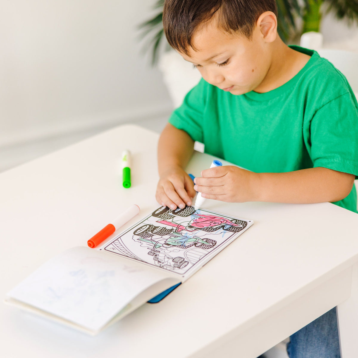 On The Go Magicolor Coloring Pad - Adventure R2