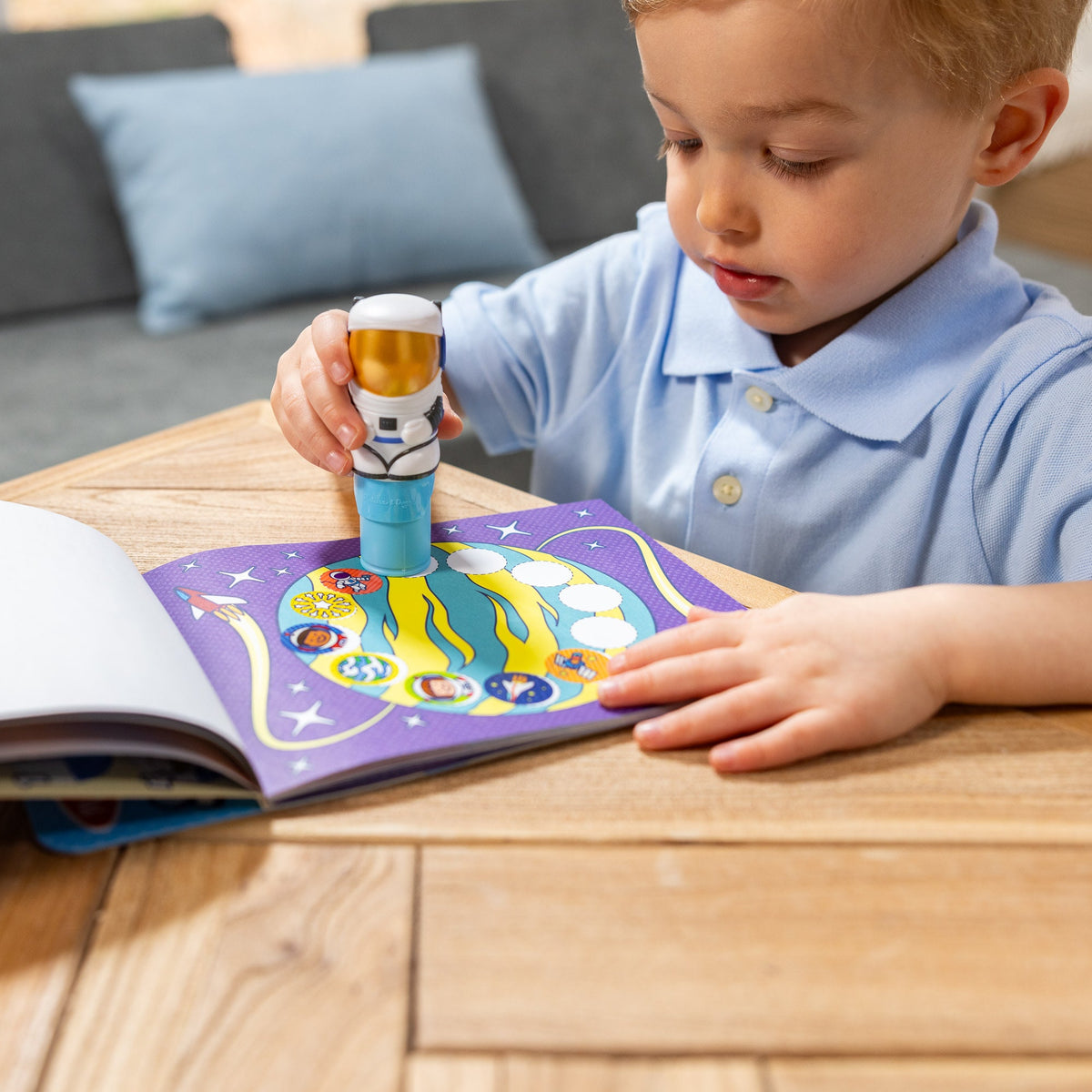 Sticker WOW!™ Activity Pad & Sticker Stamper - Astronaut V2